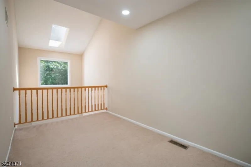 18 Guilford Ct Parsippany-Troy Hills, NJ 07950