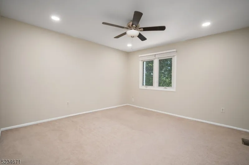 18 Guilford Ct Parsippany-Troy Hills, NJ 07950