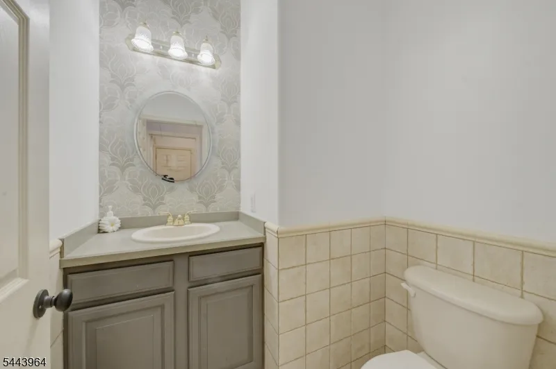 1316 Sassafras Ln Monroe, NJ 08094