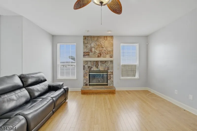 1316 Sassafras Ln Monroe, NJ 08094