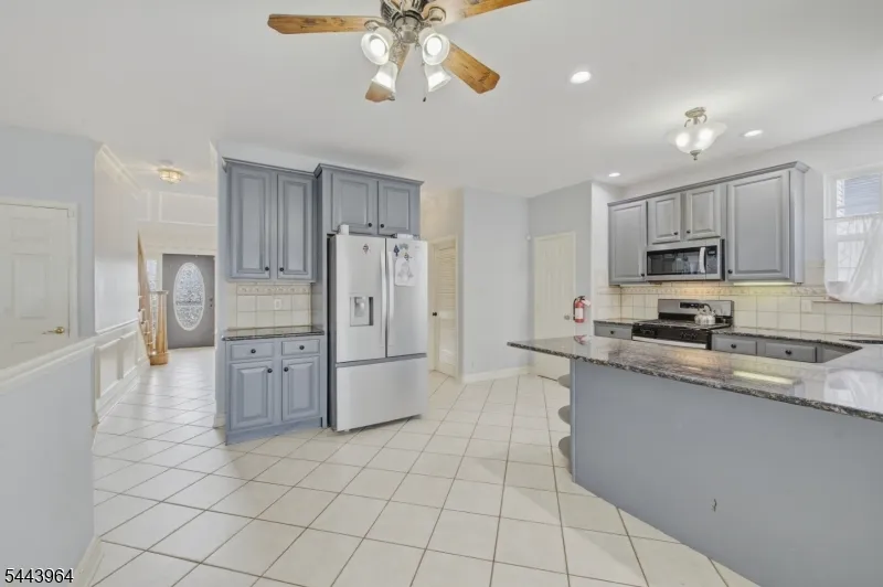 1316 Sassafras Ln Monroe, NJ 08094