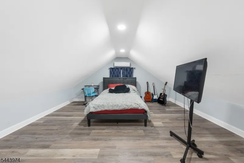 61 Keer Ave Newark City, NJ 07112