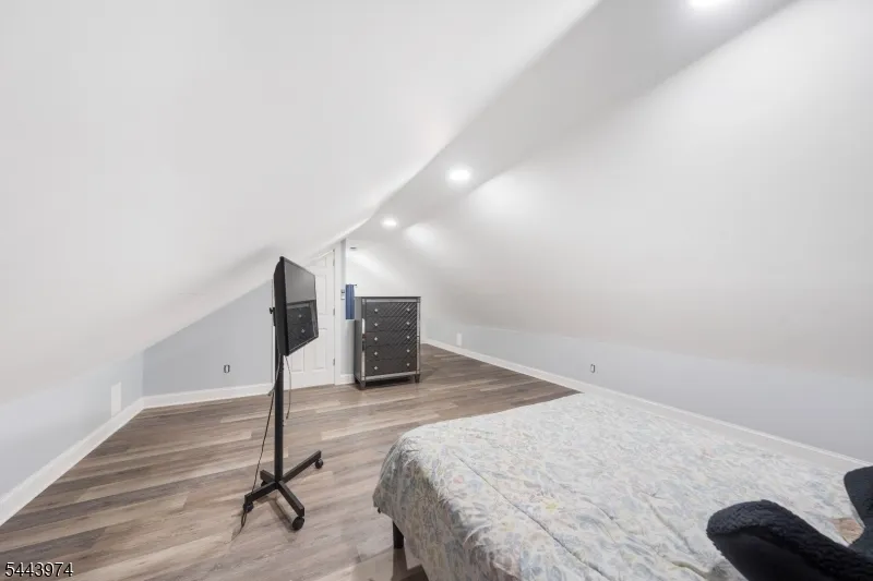 61 Keer Ave Newark City, NJ 07112