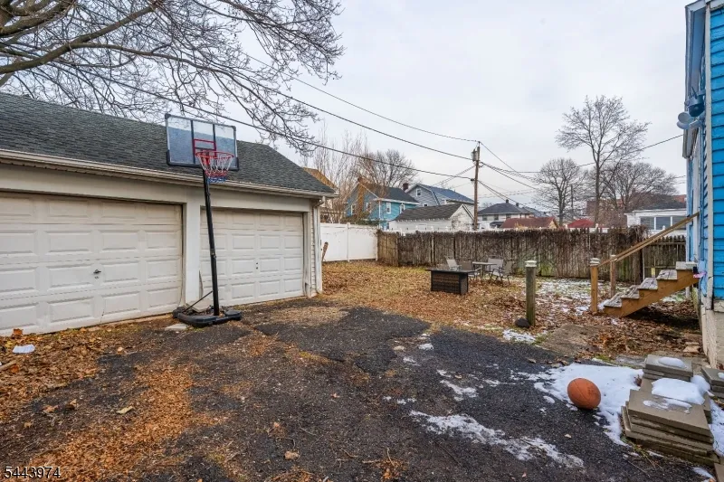 61 Keer Ave Newark City, NJ 07112