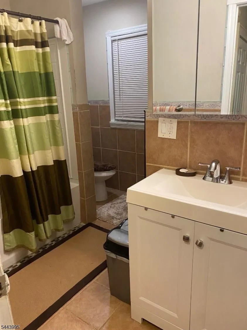 77 Wagner Pl Irvington, NJ 07111