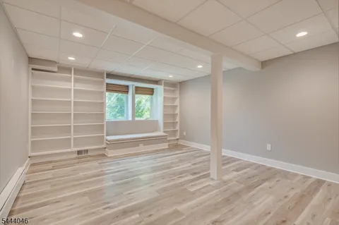 5 E Hartwick Dr