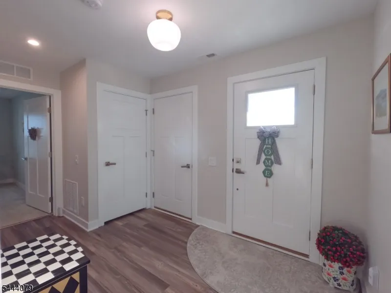 18 Lam Drive Hardyston, NJ 07419