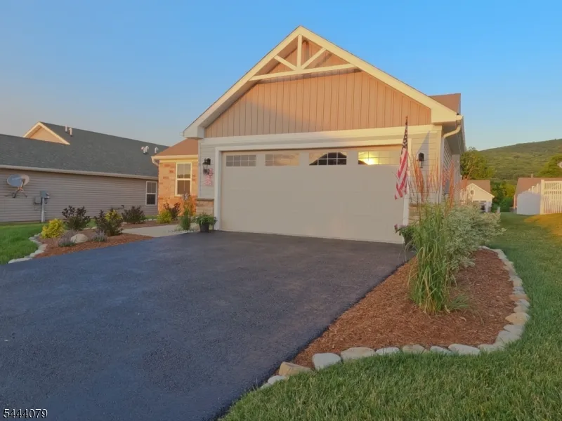 18 Lam Drive Hardyston, NJ 07419