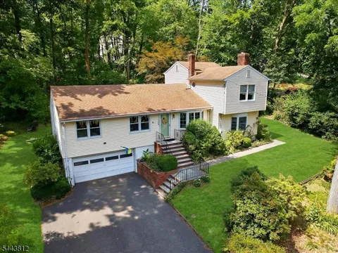 76 Long Hill Rd