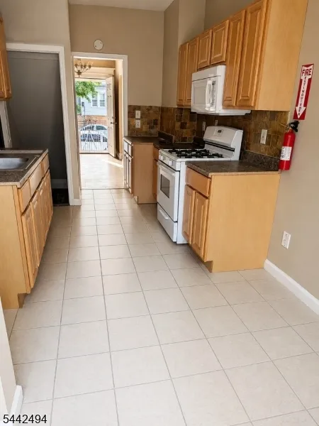 101 Columbia Ave Newark City, NJ 07106