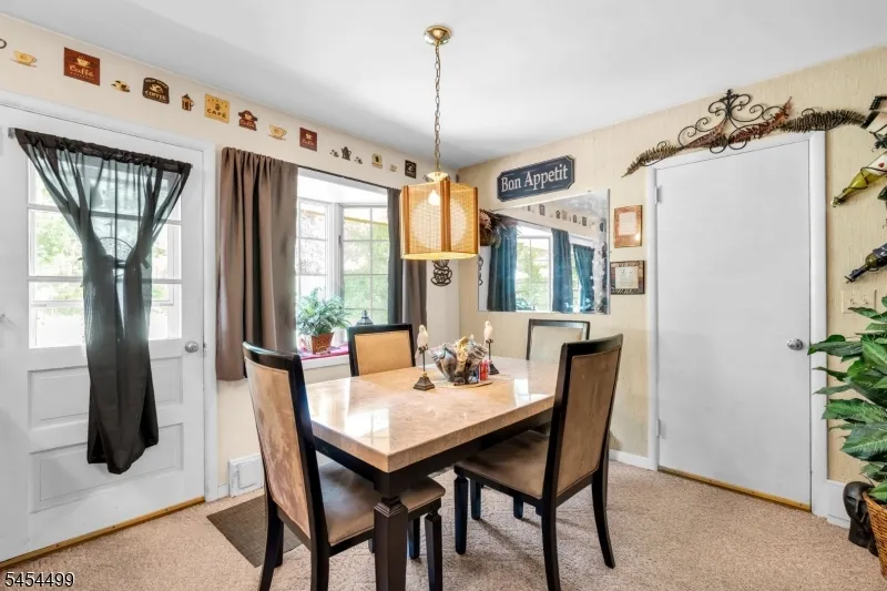 221 Ohio Ave Pohatcong, NJ 08865