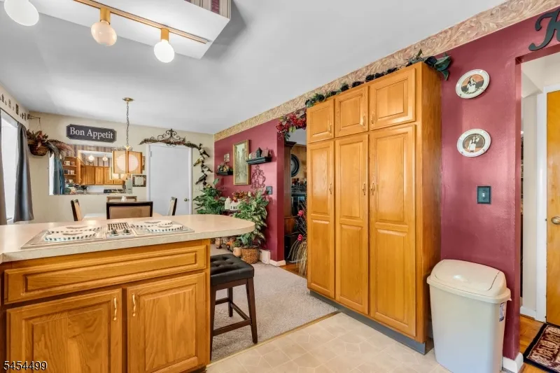 221 Ohio Ave Pohatcong, NJ 08865