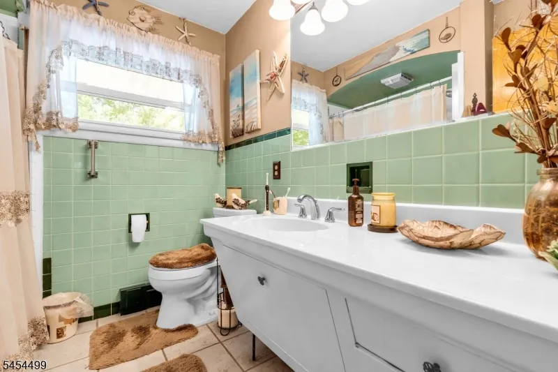221 Ohio Ave Pohatcong, NJ 08865