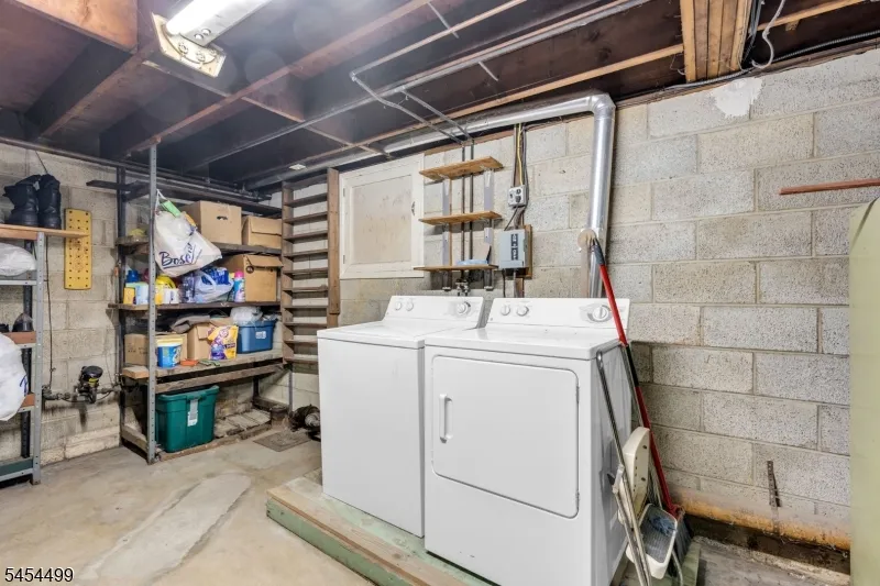 221 Ohio Ave Pohatcong, NJ 08865