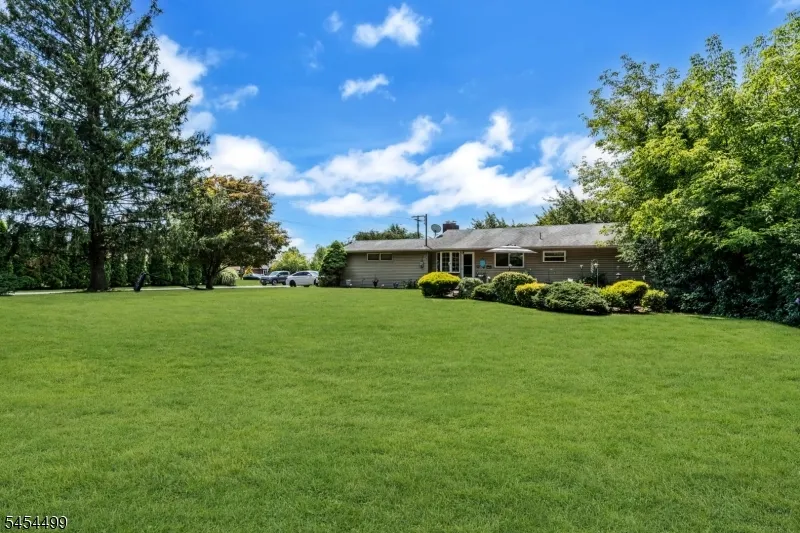 221 Ohio Ave Pohatcong, NJ 08865