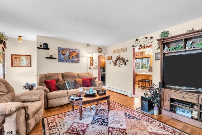 221 Ohio Ave Pohatcong, NJ 08865