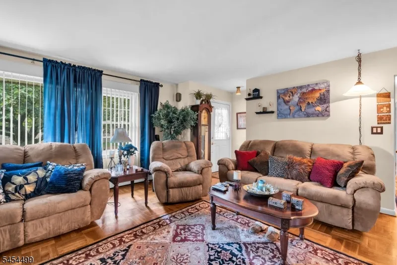 221 Ohio Ave Pohatcong, NJ 08865