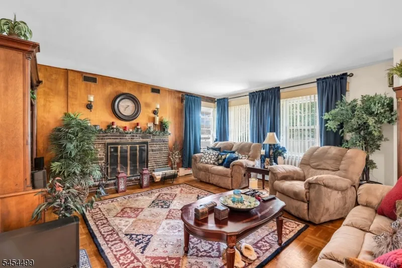 221 Ohio Ave Pohatcong, NJ 08865