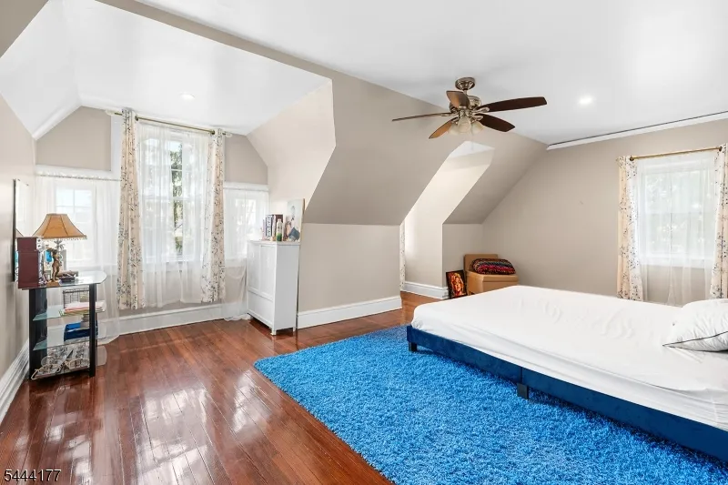 129 S Munn Ave East Orange City, NJ 07018