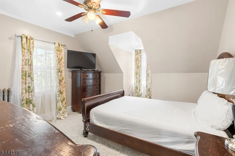 129 S Munn Ave East Orange City, NJ 07018