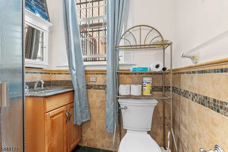 129 S Munn Ave East Orange City, NJ 07018
