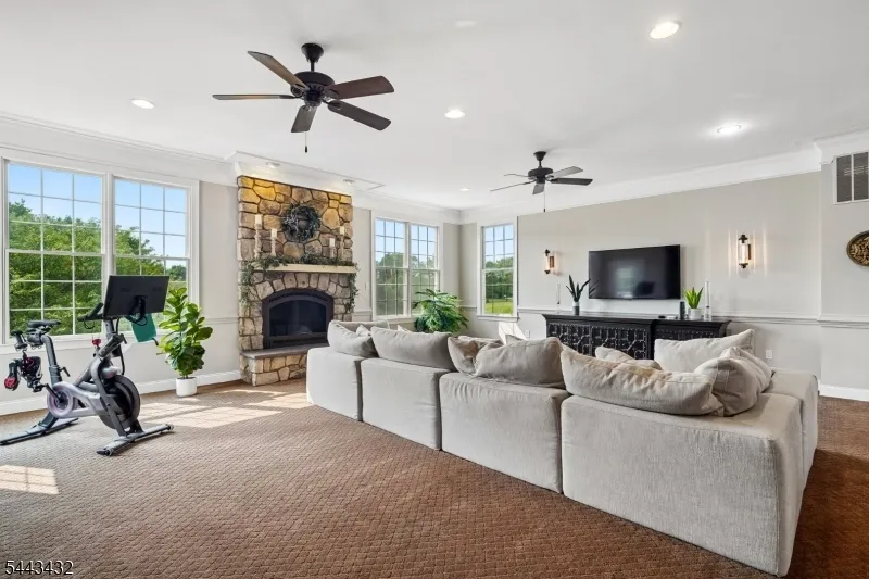 3 Balmoral Drive Alexandria, NJ 08867