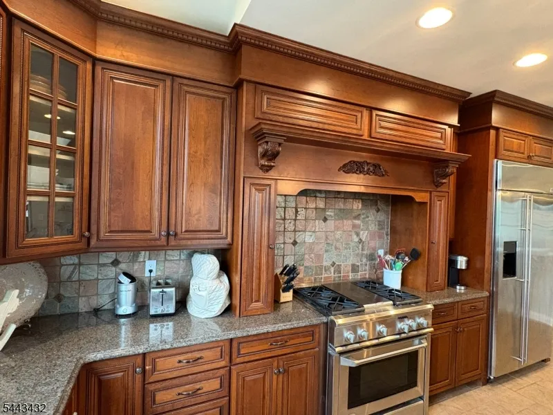 3 Balmoral Drive Alexandria, NJ 08867