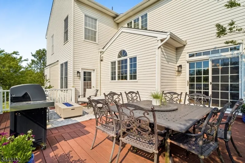 3 Balmoral Drive Alexandria, NJ 08867
