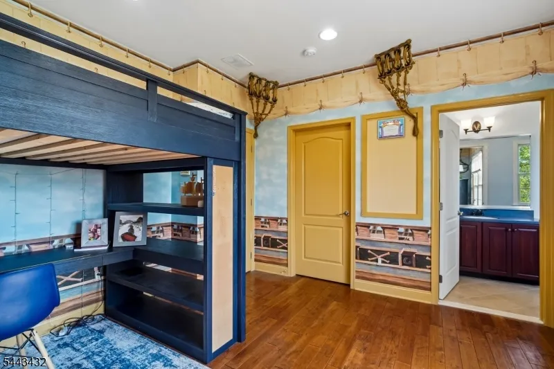 3 Balmoral Drive Alexandria, NJ 08867