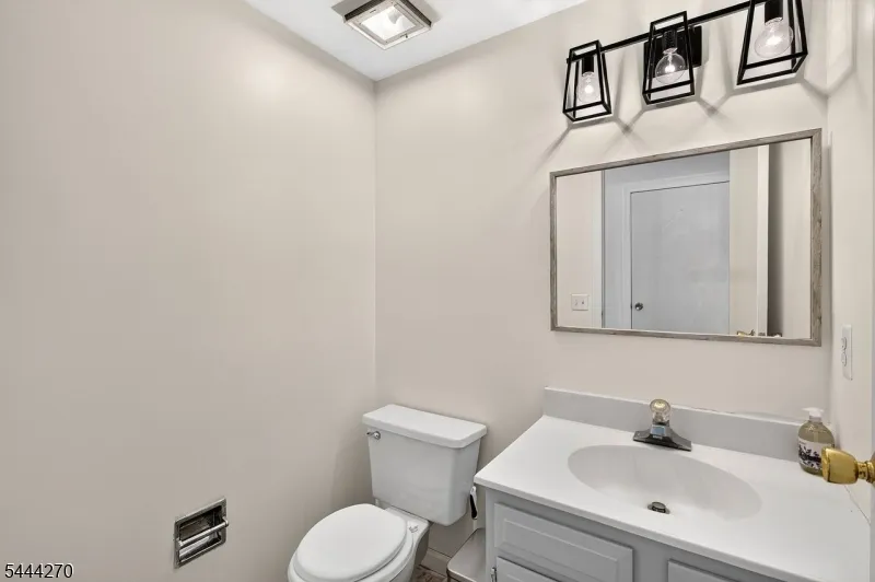 127 W End Ave Newton Town, NJ 07860