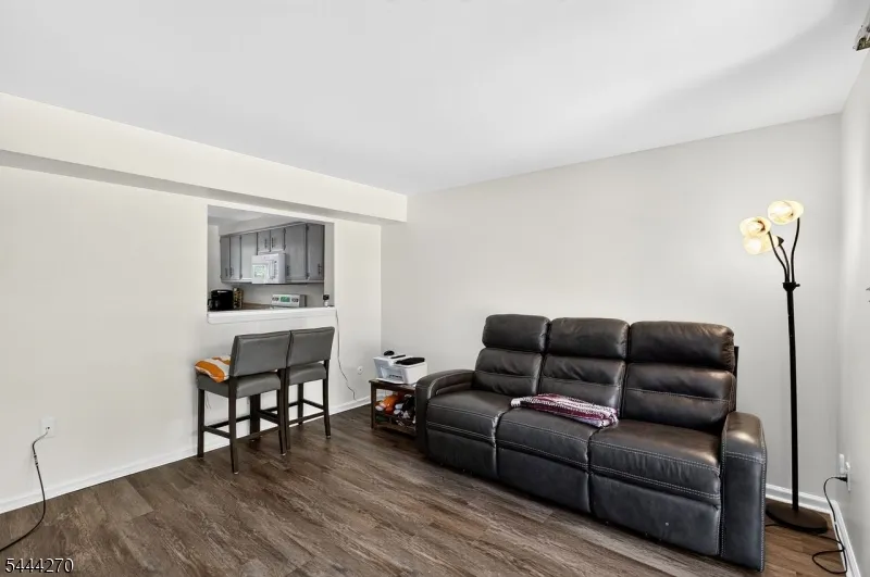 127 W End Ave Newton Town, NJ 07860