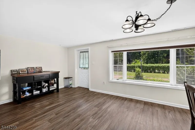 127 W End Ave Newton Town, NJ 07860