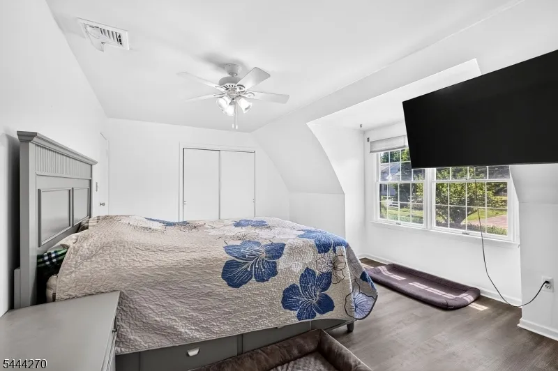 127 W End Ave Newton Town, NJ 07860