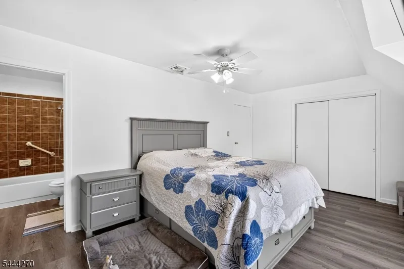 127 W End Ave Newton Town, NJ 07860