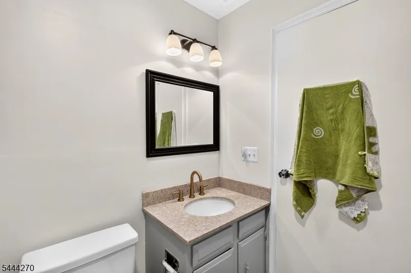 127 W End Ave Newton Town, NJ 07860