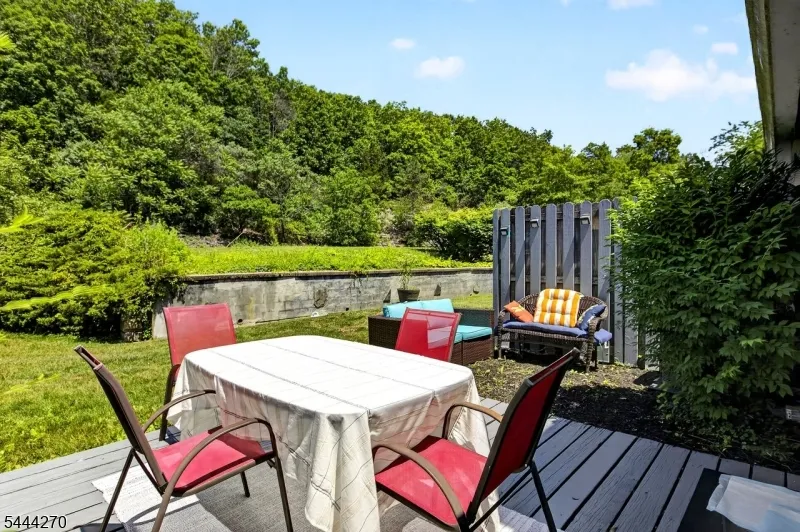 127 W End Ave Newton Town, NJ 07860
