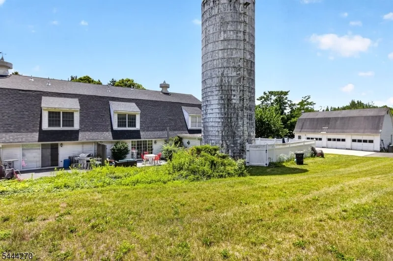 127 W End Ave Newton Town, NJ 07860