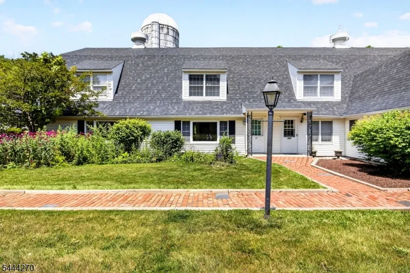127 W End Ave Newton Town, NJ 07860