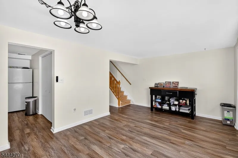 127 W End Ave Newton Town, NJ 07860