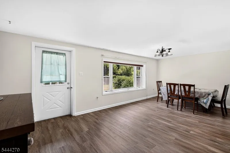 127 W End Ave Newton Town, NJ 07860