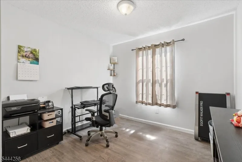 506 Violet Ln Jackson, NJ 08527