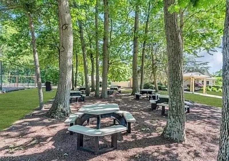 506 Violet Ln Jackson, NJ 08527