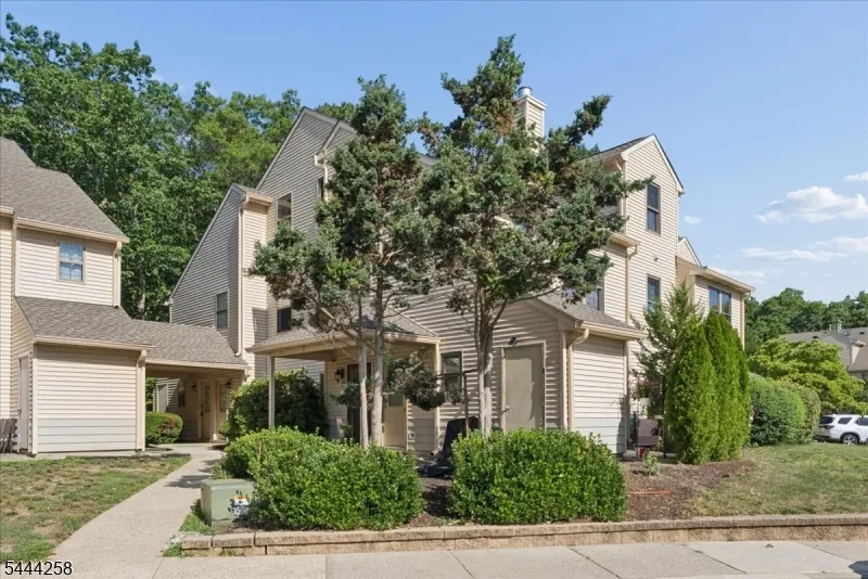 506 Violet Ln Jackson, NJ 08527