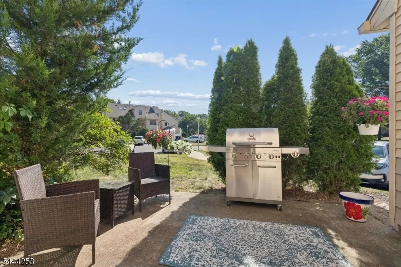 506 Violet Ln Jackson, NJ 08527