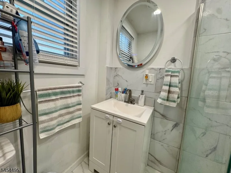 165 5Th Ave Hawthorne, NJ 07506