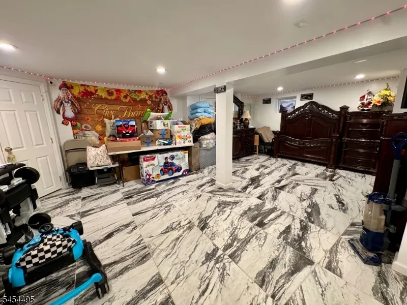 165 5Th Ave Hawthorne, NJ 07506