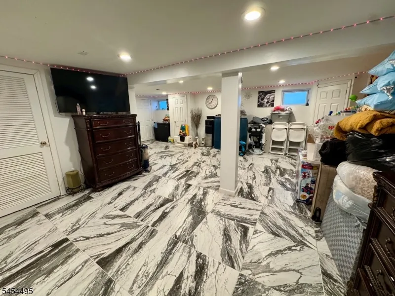 165 5Th Ave Hawthorne, NJ 07506