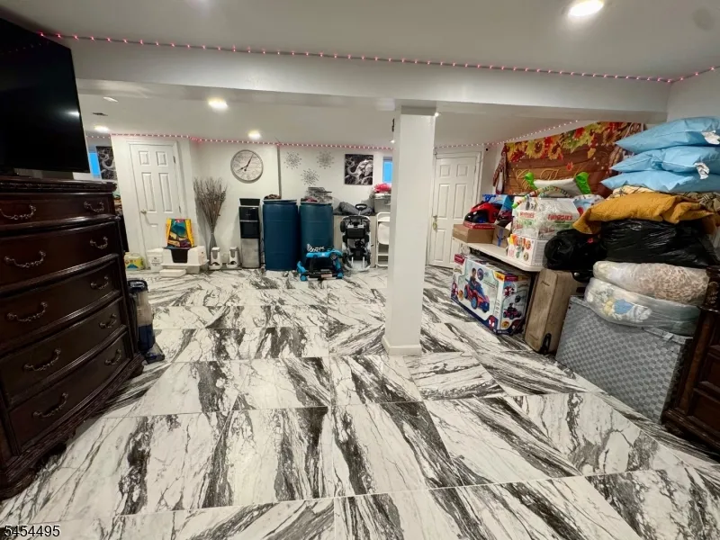 165 5Th Ave Hawthorne, NJ 07506