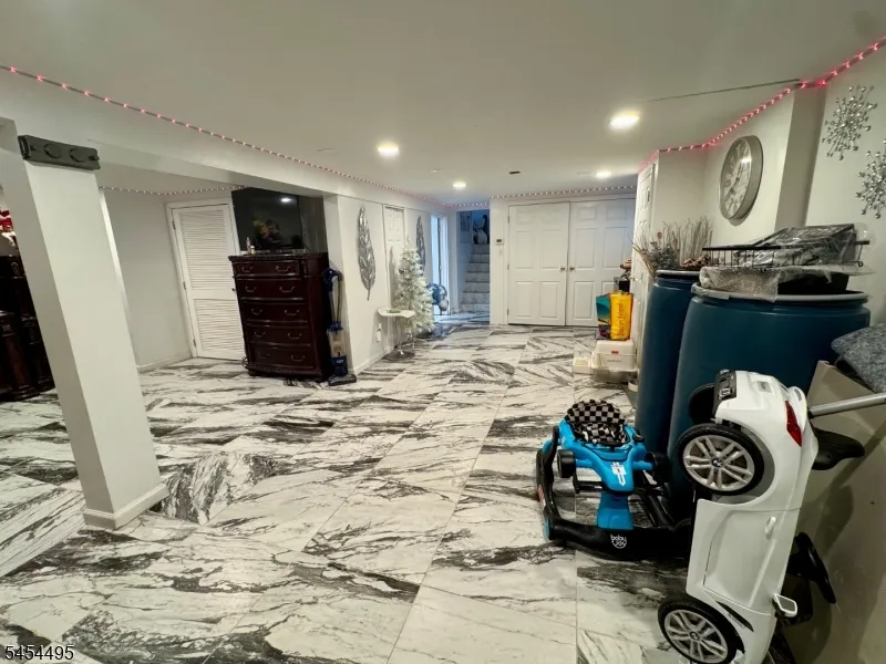 165 5Th Ave Hawthorne, NJ 07506