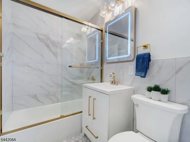 377 S Harrison St #17F Unit 17F East Orange City, NJ 07018